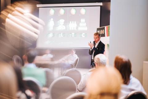 Frank Rengelink presentatie- MeetPerCo 10 juni - Copyright Jelle Jansegers Photography